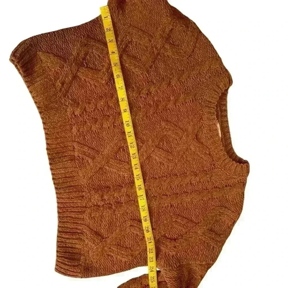 Altar D State Recycled Cotton Cable Crew Sweater. - Picture 4 of 11